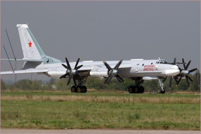 Tu-95 VelNov.JPG